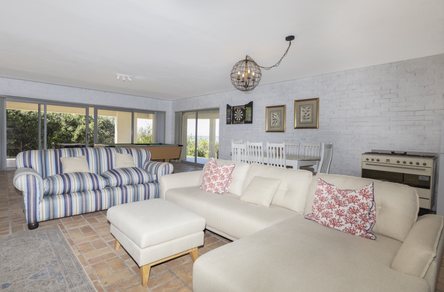 6 Bedroom Property for Sale in West Beach Eastern Cape